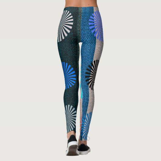 GeoBlend Gestreepte Leggings, Earth & Sky Hues Leggings (Achterkant)