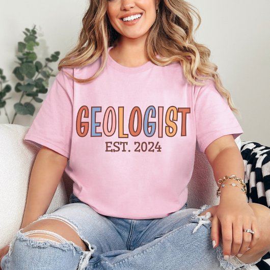 Geoloog Est. 2024, Geology Student Afstuderen T-shirt