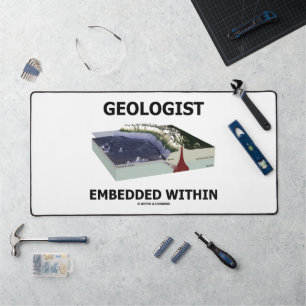 Geoloog ingebed in ondervertakkingszone bureaumat