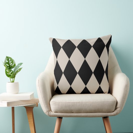 Geometric Black en Ivory Diamond Harlequin Modern Kussen (Stoel)