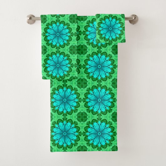 Geometric Daisy Pattern in Turquoise en Green Bad Handdoek (Insitu)