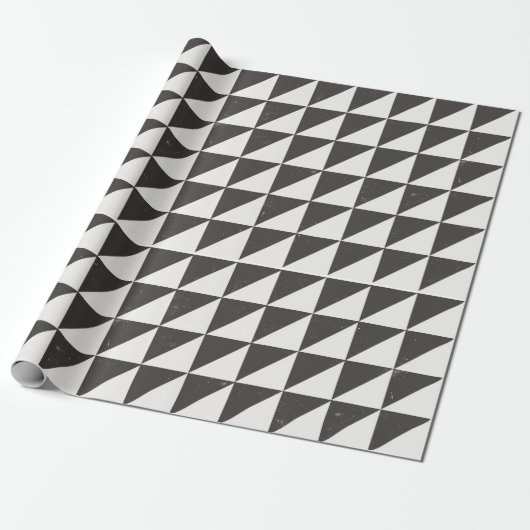 Geometric Distressed Black And Off-White Triangles Cadeaupapier (Uitgerold)