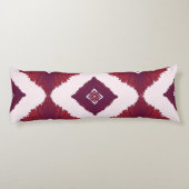 Geometric Ethnic Pattern Body Pillow – Burgundy Re Lichaamskussen (Achterkant)