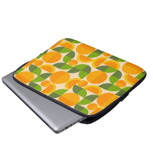 Geometric Fruit Laptop Sleeve (Voorkant onderkant)