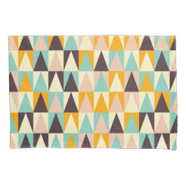 Geometric pattern of multi-colored triangles  kussensloop