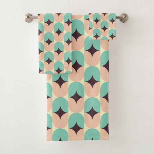 Geometric pattern of teal, beige, and black shapes bad handdoek (Insitu)