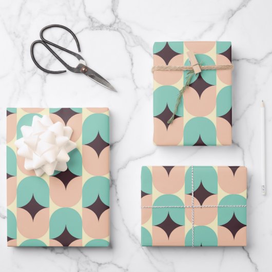 Geometric pattern of teal, beige, and black shapes inpakpapier vel (Voorkant)