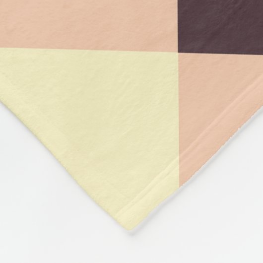 Geometric pattern overlapping diamonds & triangle fleece deken (Hoek)