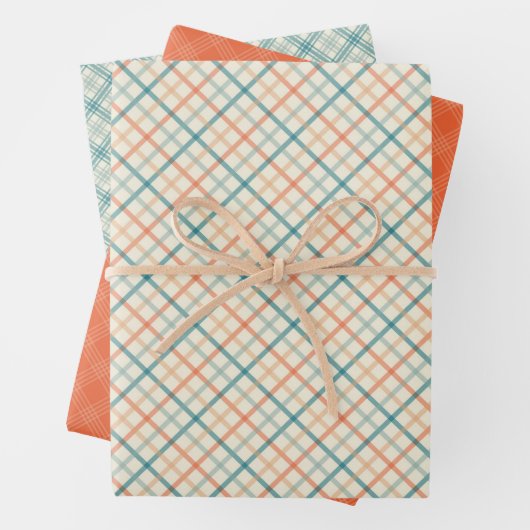 Geometric Plaid Pattern in Peach and Teal Inpakpapier Vel (In situ)