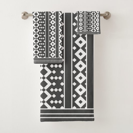 Geometrics Charcoal Gray and White Towel Bad Handdoek (Insitu)