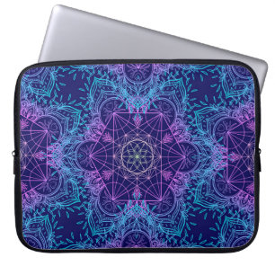 Geometriesymbolen in Mandala naadloze pleister Laptop Sleeve