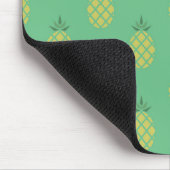 Geometrisch ananaspatroon op groen muismat (Hoek)