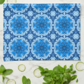 Geometrisch bloemenpatroon in tinten denimblauw theedoek (Gevouwen)