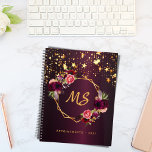 Geometrisch monogram 2022 van Floral Bourgogne Planner<br><div class="desc">Een donkerbruine faux metalen achtergrond met druppelende faux gouden sterren. Gedecorbeerd met een faux goudgeometrisch lijst en bruine,  roze en goudkleurige bloemen,  bloemen en bloemen van roos.  Pas uw monogram letters,  initialen aan en voeg deze toe. Ideaal voor school,  werk of het organiseren van je persoonlijke of gezinsleven.</div>