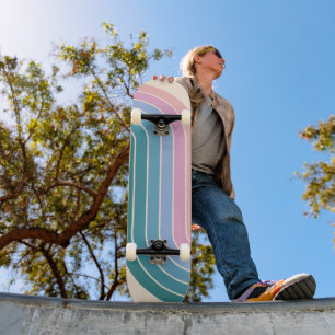 Geometrisch ontwerp in retro- stijl persoonlijk skateboard