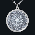 Geometrisch ontwerp van de witte diamanten Closeup Zilver Vergulden Ketting<br><div class="desc">Afbeelding witte diamanten staaft een geometrisch abstract ontwerp.</div>