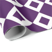 Geometrisch Paarse en witte diamantpatroon Cadeaupapier (Rol Hoek)