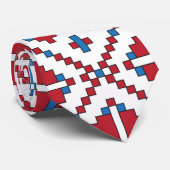 Geometrisch patroon met trale rode, blauwe en witt stropdas (Opgerold)