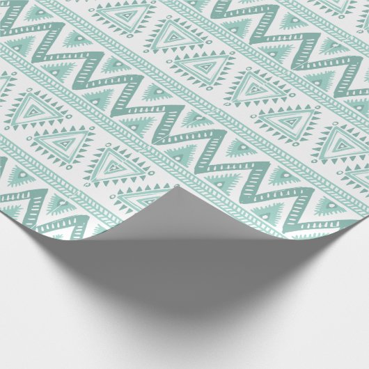 Geometrisch patroon met zachte groene tribale cadeaupapier (Hoek)