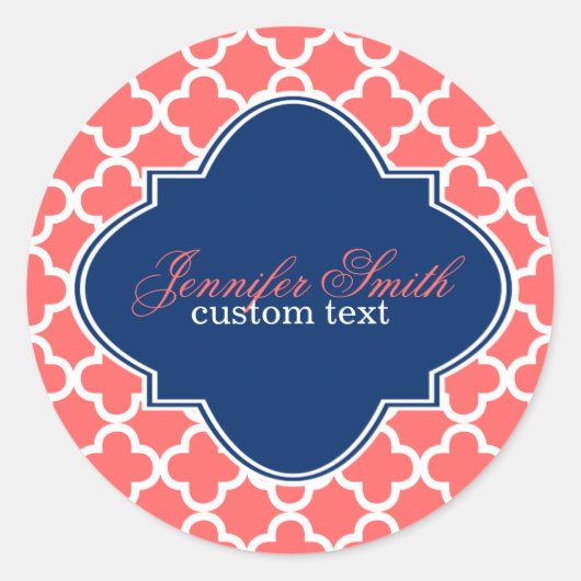 Geometrisch patroon van koraal en wit Quatrefoil Ronde Sticker (Voorkant)