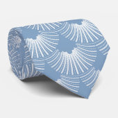 Geometrisch patroon van witte en blauwe kunst-deco stropdas (Opgerold)