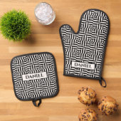 Geometrisch patroon zwart-wit met aangepaste naam ovenwant & pannenlap set (Top down)