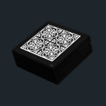 Geometrisch Patroon Zwart wit Wooden Keepomwille C Cadeaudoosje<br><div class="desc">Een stijlvolle moderne geometrische quatrefotolie met zwart en wit patroon,  gelakte sieraden of keepomwille houtdoos met een stijlvol,  modern decoratief keramisch tegeldeksel.</div>