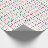 Geometrisch rasterpatroon met verspreide harten cadeaupapier (Hoek)