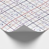 Geometrisch rasterpatroon met verspreide harten cadeaupapier (Hoek)
