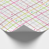 Geometrisch rasterpatroon met verspreide harten cadeaupapier (Hoek)