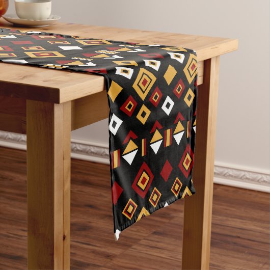 Geometrisch Tribal Triangle Patroon Lange Tafelloper (Voorbeeld)