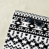 Geometrisch vectorpatroon zwart-wit Aztec Strandlaken (In situ)