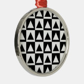 Geometrisch vormpatroon in zwarte en witte driehoe metalen ornament (Rechts)