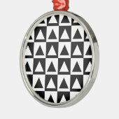 Geometrisch vormpatroon in zwarte en witte driehoe metalen ornament (Links)