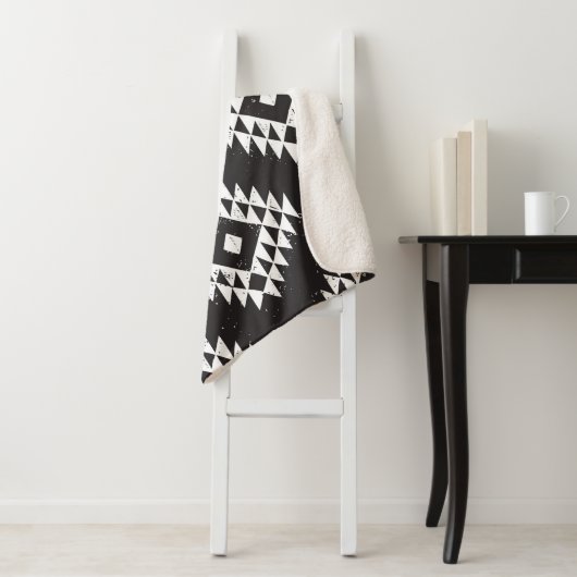 Geometrisch: Zwart-wit Tribal. Sherpa Deken (In situ)