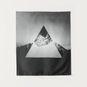 Geometrische berg gespiegeld in driehoek wandkleed (Voorkant)