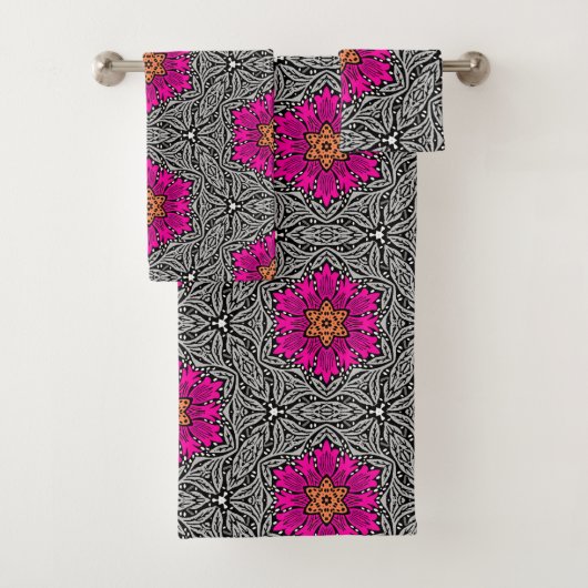 Geometrische bloemen - Fuchsia Pink en Grey Bad Handdoek (Insitu)