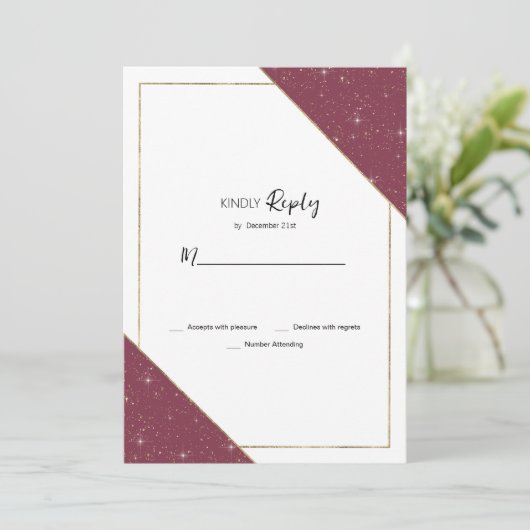 Geometrische bordeauxrode gouden glitter RSVP Kaart (Staand voorkant)