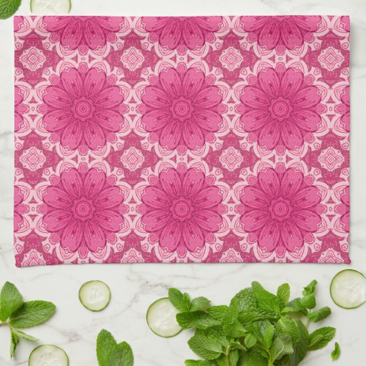 Geometrische Daisy Pattern in Coral and Pastel Pin Theedoek (Gevouwen)