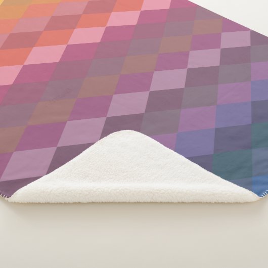 Geometrische diamantvormen in gedempte regenboogkl sherpa deken (3/4)