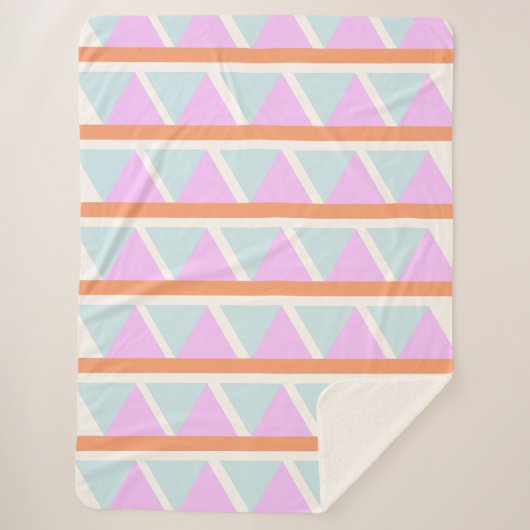 Geometrische driehoekspatroon in pasta Aqua en Roz Sherpa Deken (Voorkant)