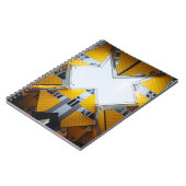 GEOMETRISCHE GEBOUWEN MET GEEL EN GRIJS NOTITIEBOEK (Linkerzijde)