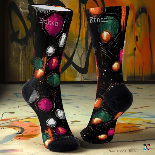 Geometrische gloed in smaragd, magenta op zwart sokken