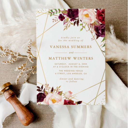 Geometrische gouden lijst bordeauxrode bloemen bru kaart