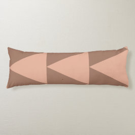 Geometrische grote driehoeken Mocha Mousse Dusty P Lichaamskussen