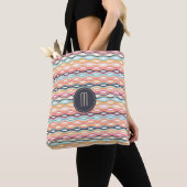 Geometrische lijnretropatroonmonogram tote bag (Dichtbij)