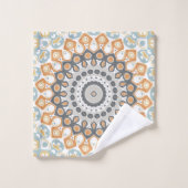 Geometrische mandala in Sinaasappel, grijs en blau Bad Handdoek (Wasdoekje)