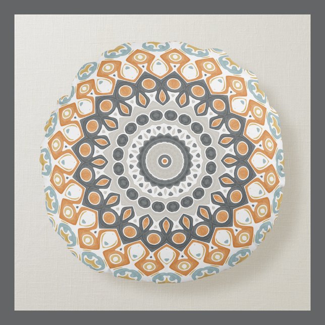 Geometrische mandala in Sinaasappel, grijs en blau Rond Kussen (Creator heeft geüpload)