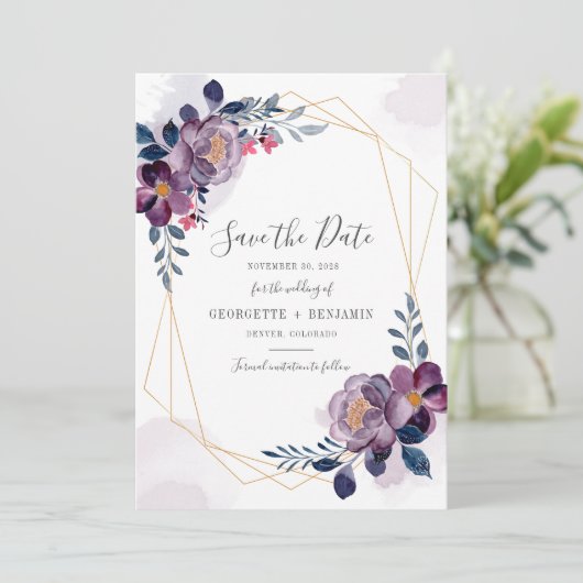 Geometrische Paarse Floral Script Botanical Weddin Save The Date (Staand voorkant)