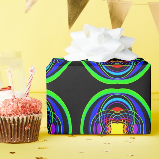 Geometrische regenboogkleuren vormen cadeaupapier (Verjaardagsfeest)